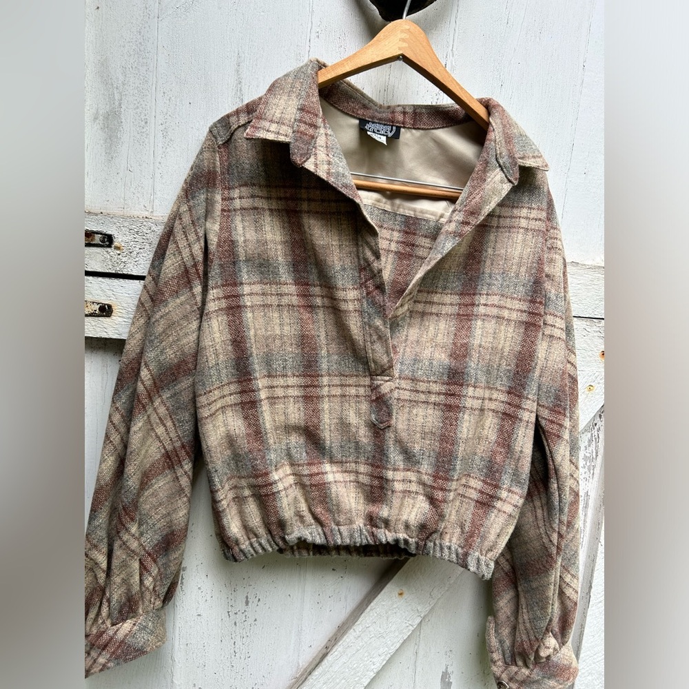 70s vintage international women’s labor union 100% wool cropped collared shirt - Picture 3 of 14